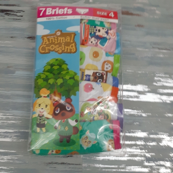 Animal Crossing pack of 7 Girl's Underwear, Briefs Panties Sz 4 - Picture 4 of 8